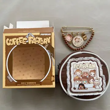 POPBEAN 커피 팩토리 커스텀 브로치 백 (스컬 팬더)