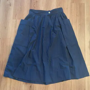 MHL. 네이비 플레어 스커트