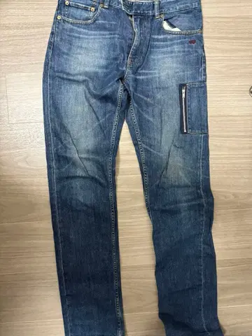 스트레이트 레그 데님 사이드 지퍼 포함