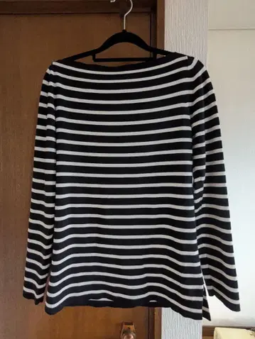 DRESSTERIOR 보더 긴팔 티셔츠