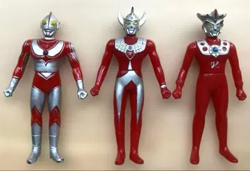 울트라맨 피규어 3체 세트 (시리즈; 04, 06, 07)