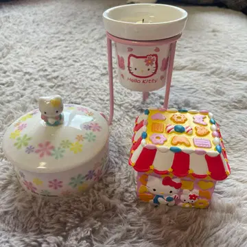 레어품 헬로키티 보관 케이스 촛대 입상 산리오 3종 세트