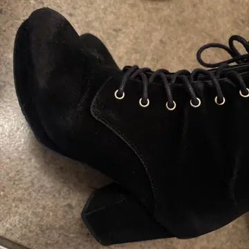 블랙 부츠 MAJESTIC LEGON