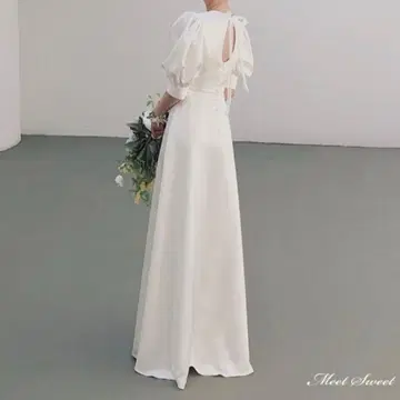 화이트 웨딩 드레스 퍼프 슬리브 결혼식 전 촬영