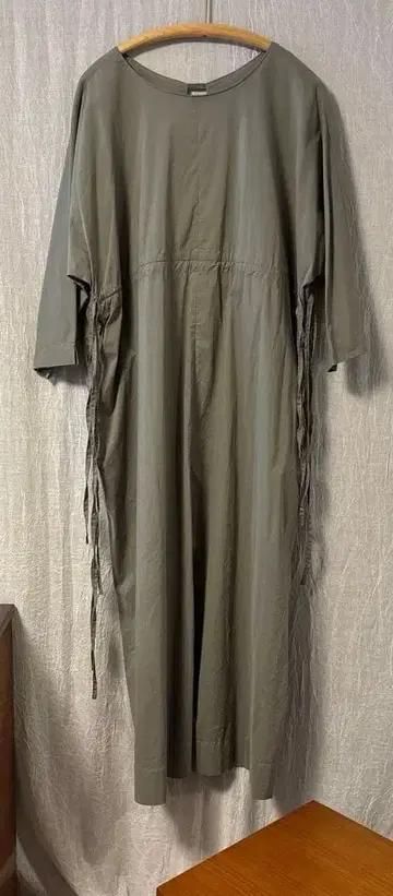 Yuni 그레이 카키 롱 원피스 F 사이즈