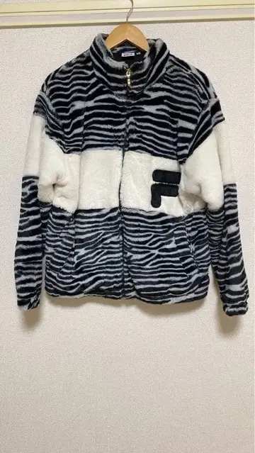 FILA 제브라 패턴 플리스 자켓 M 사이즈