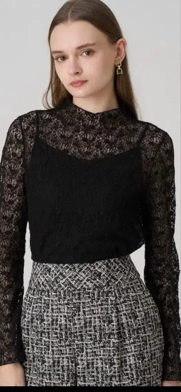 택 포함 미사용 새상품 아나이 스트레치 레이스 모크넥 풀오버