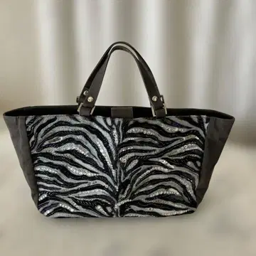 칠리아 타가와 케이지 제브라 패턴 비쥬 장식 토트백