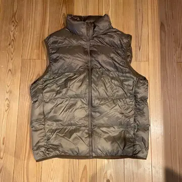 유니클로 다운 베스트 L 사이즈