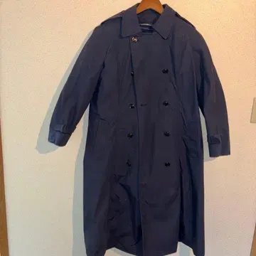 네이비 더블 브레스트 트렌치코트