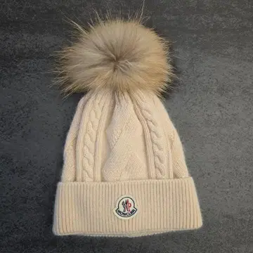 MONCLER 화이트 니트 모자 폼폼 포함