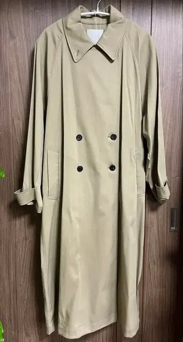 미사용 새상품 unfilo 워셔블 롱 트렌치코트 카멜 XL입니다.