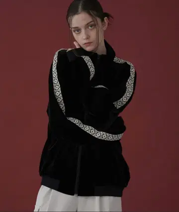 LUCY/벨로아 라인 트랙 자켓