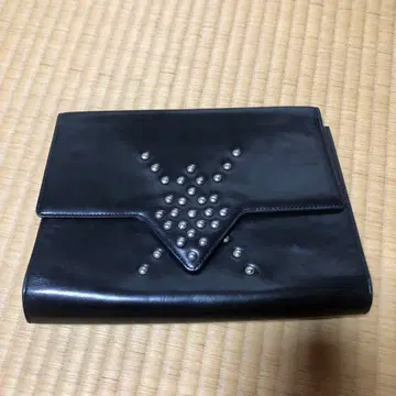 miss ashida 스터드 장식 클러치 백