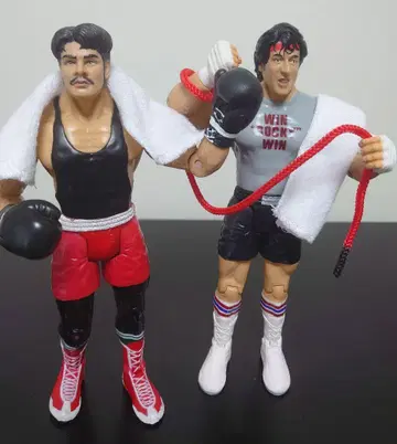 영화 로키 2의 로베르토 듀란과 스탤론 피규어 2체 세트입니다.