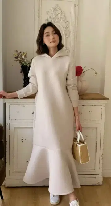 벌스데이 바쉬 프릴 후디 원피스