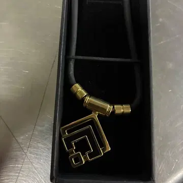 코란토테 TAO 목걸이 탑만