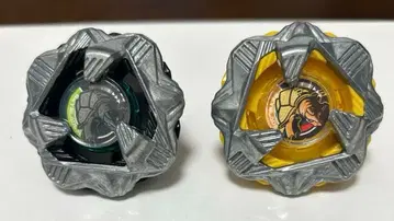 베이블레이드 x 블랙 쉘 2개