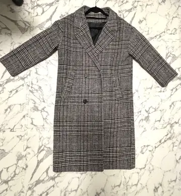 체크 무늬 롱 코트