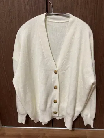 메종 드 돌체 사이드 슬릿 니트 가디건 화이트 M 사이즈