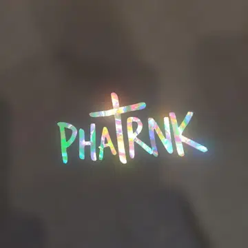 PHATRNK 홀로그래픽 로고 T셔츠