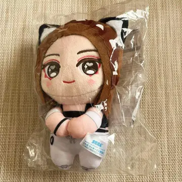 LE SSERAFIM 윤진 봉제 인형