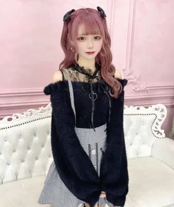 MARS 어깨 트임 샤기 니트탑 블랙