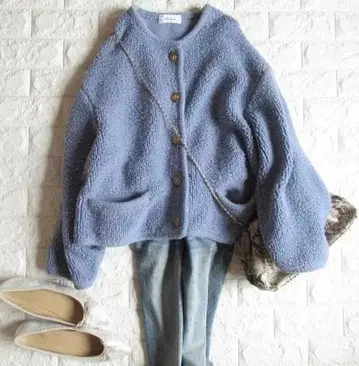 미라 오웬 성숙 큐트 복슬복슬 골드 버튼 니트 자켓 블루