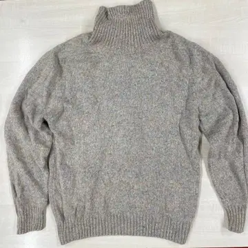 실크 혼방 터틀넥 스웨터