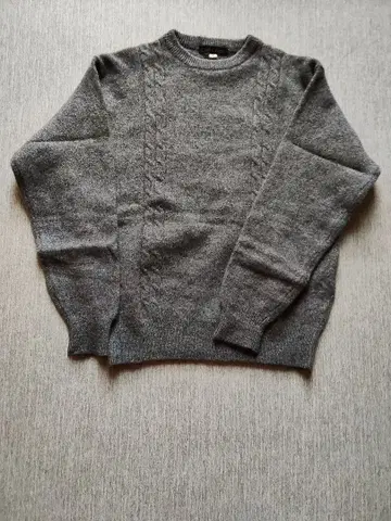 그레이 케이블 짜임 긴팔 스웨터