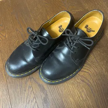 닥터마틴 3홀 UK6