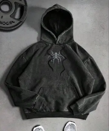 다크 그레이 스파이더 본 프린트 후드티