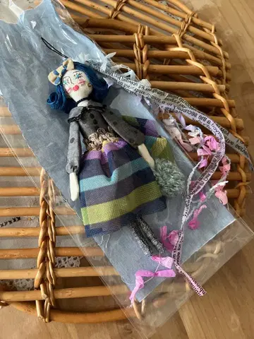 MADRIGAL 마드리갈 AKI 인형 스트랩 파란 머리 색깔 미사용