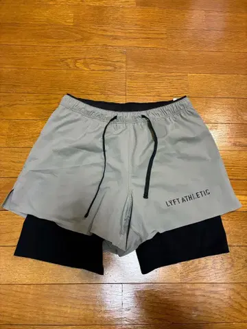 LYFT S 사이즈 그레이 숏팬츠