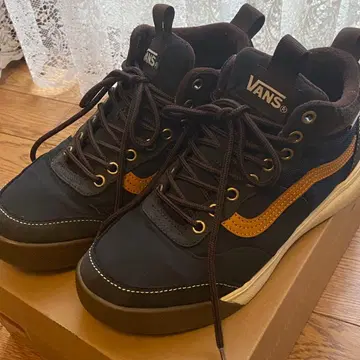 VANS 반스 하이컷 스니커즈 26cm