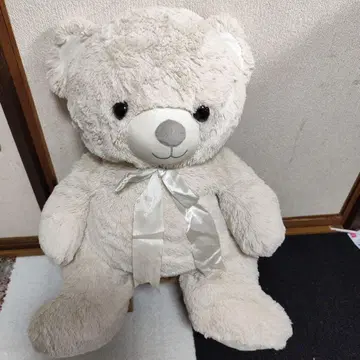 크림색 곰 모양 봉제 인형