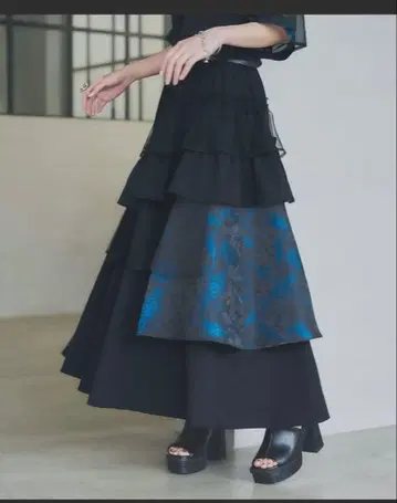 아트 자카드 절개 플레어 스커트 HARE