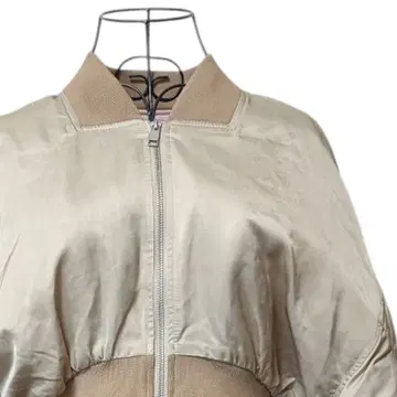 11/30까지 한정판 가격 인하 ZARA 베이지 MA-1 스타일 자켓