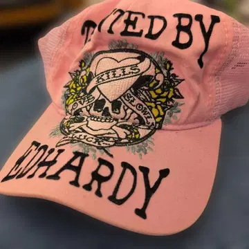 411 ED HARDY 핑크 메쉬 캡