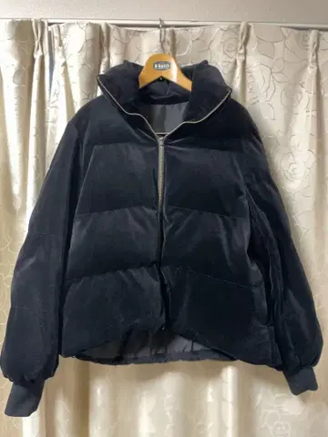 GU 벨로아 다운 블랙