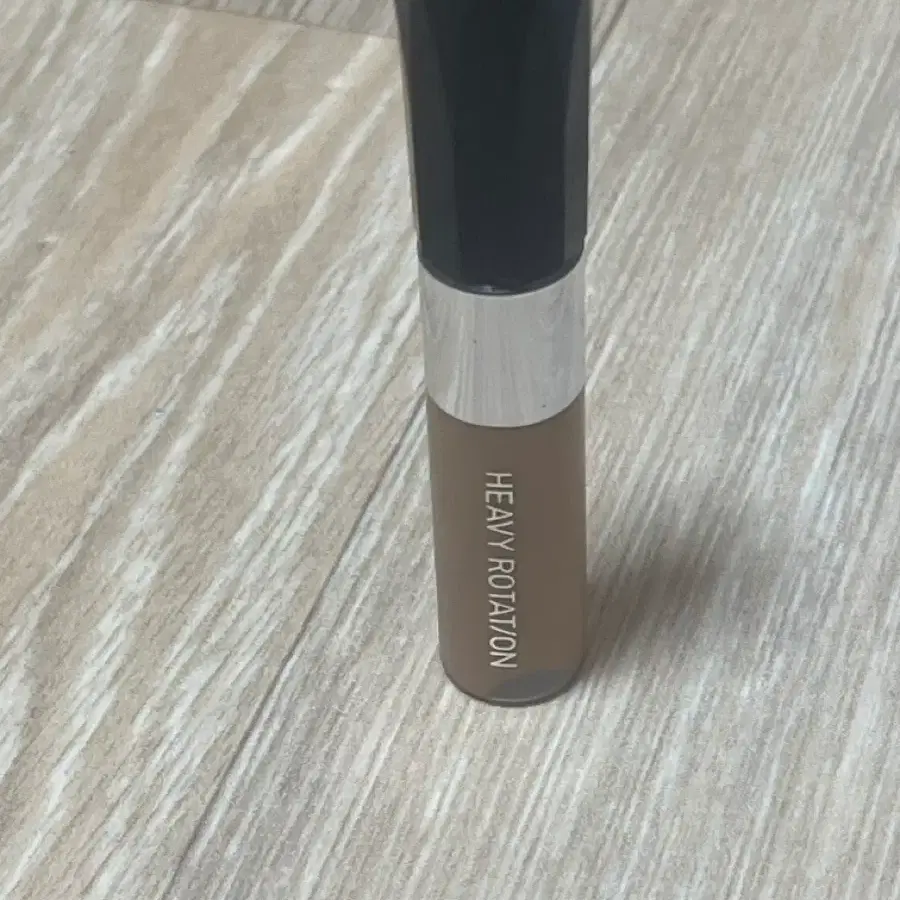 Kiss Me Brow Cara No. 3