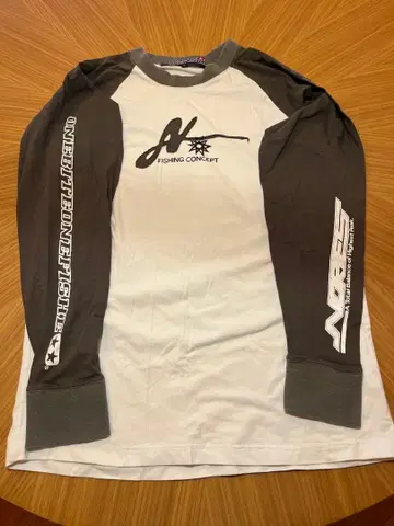 노리즈 x 원 바이트 원 피쉬 로고 롱 슬리브 T셔츠