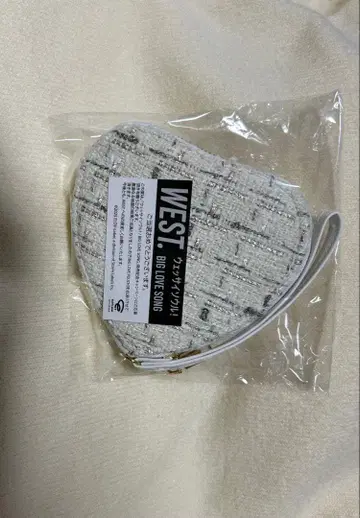 WEST. BIG LOVE SONG 하트형 파우치