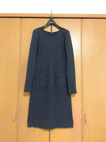 아쿠아 스큐텀 두꺼운 원단 울 원피스