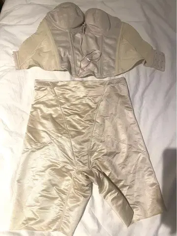 새상품급 Mirror mirror 브라이덜 이너 세트