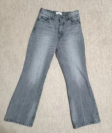 Mila Owen 미라 오웬 센터 프레스 플레어 데님 팬츠