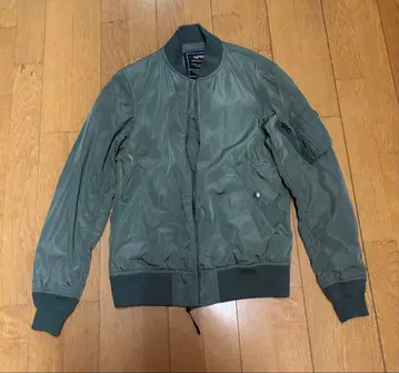 [ 최종 가격 인하 ] ALPHA INDUSTRIES MA-1 M 사이즈