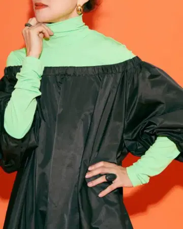 CITYSHOP 터틀넥 티셔츠 그린 [ 일부 흠집 있음 ]