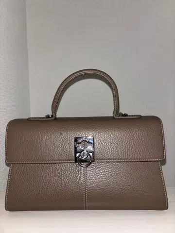 카프네 미디엄 스탠스 가죽 핸드백 브라운 스톤