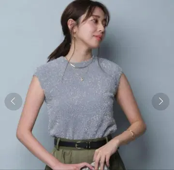 저스길리티 라메 프렌치 슬리브 니트